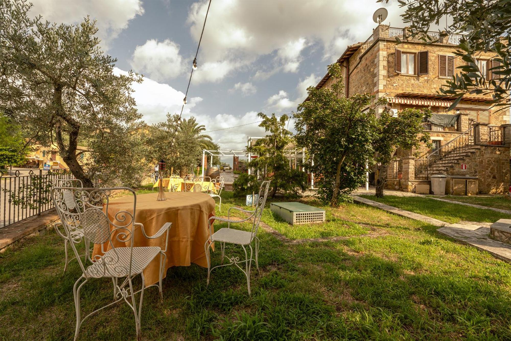 B&B Locanda Sant'Antimo Montalcino Exterior foto